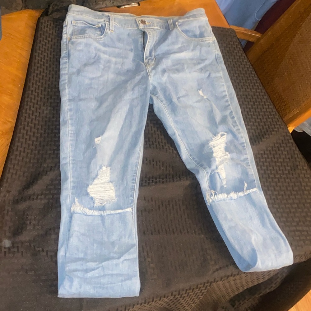 Levi Strauss & Co. is the brand.
